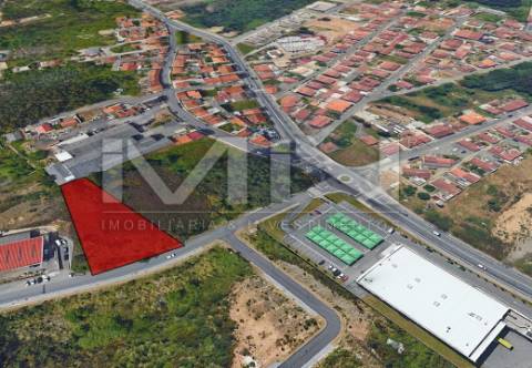 Terreno Estr. D. Miguel - 2.785m2 - construção de armazéns.
