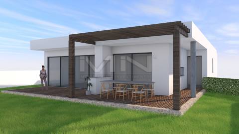 Moradia de 4 frentes - vendida em fase de acabamentos