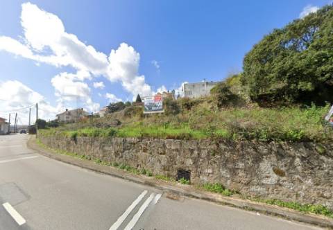 Moradia de 4 frentes - vendida em fase de acabamentos