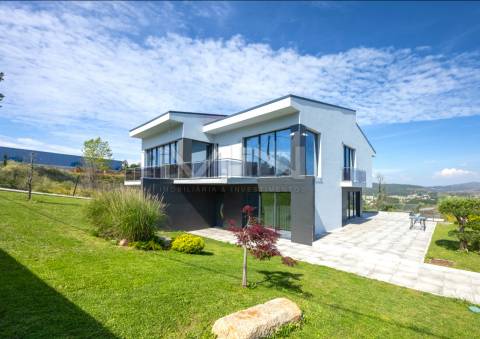 Moradia de sonho \ Piscina \ Jacuzzi \ 5 suites \ 3270m2