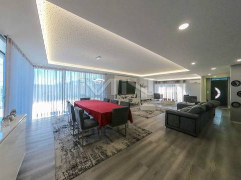 Moradia de sonho \ Piscina \ Jacuzzi \ 5 suites \ 3270m2