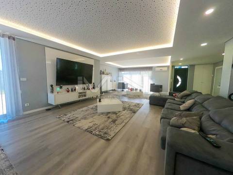 Moradia de sonho \ Piscina \ Jacuzzi \ 5 suites \ 3270m2