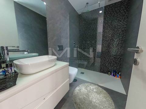 Moradia de sonho \ Piscina \ Jacuzzi \ 5 suites \ 3270m2