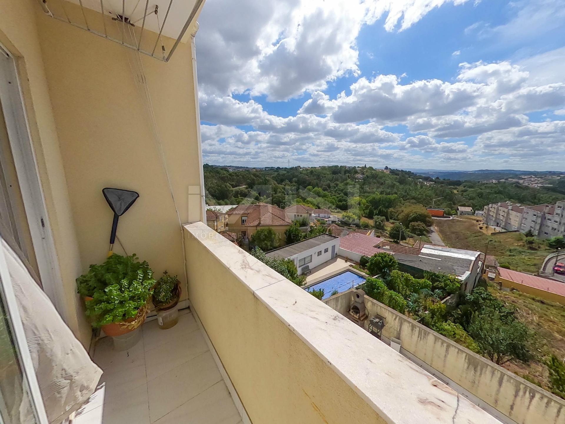 Apartamento T3 c/ Suite e garagem para dois carros