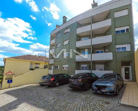 Apartamento T3 c/ Suite e garagem para dois carros