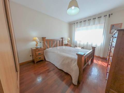 Apartamento T3 c/ Suite e garagem para dois carros