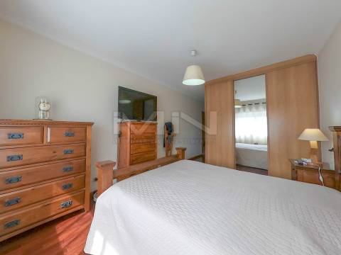 Apartamento T3 c/ Suite e garagem para dois carros