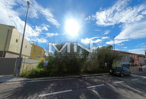 2 Lotes de terreno- Possibilidade de casa Terrea ou 2 moradias