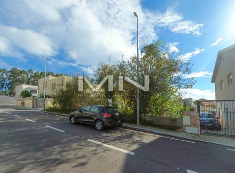2 Lotes de terreno- Possibilidade de casa Terrea ou 2 moradias