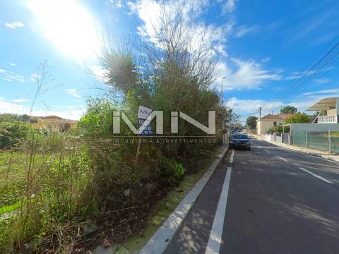 2 Lotes de terreno- Possibilidade de casa Terrea ou 2 moradias