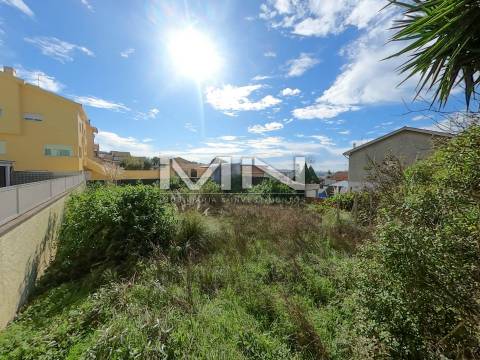 2 Lotes de terreno- Possibilidade de casa Terrea ou 2 moradias