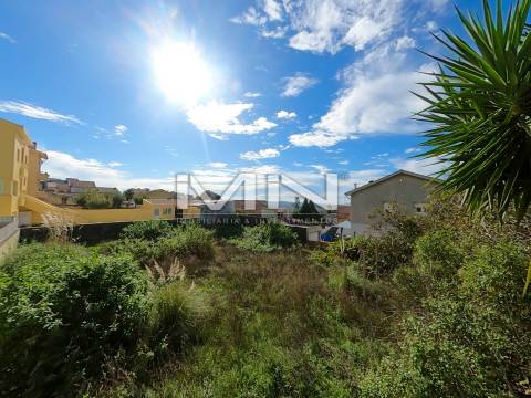 2 Lotes de terreno- Possibilidade de casa Terrea ou 2 moradias