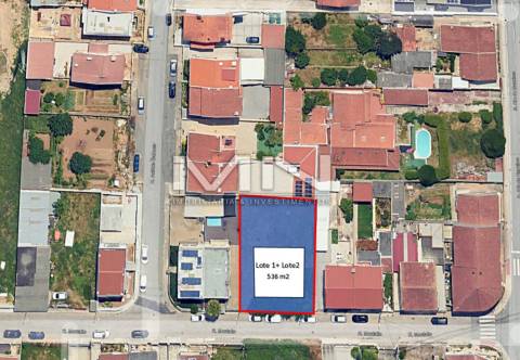 2 Lotes de terreno- Possibilidade de casa Terrea ou 2 moradias