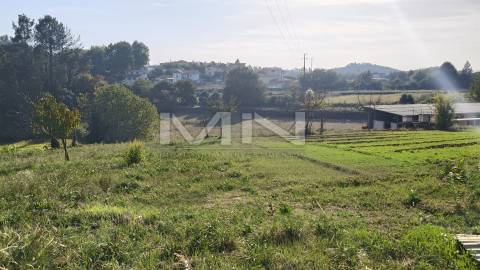 Terreno murado com construção - 2100m2