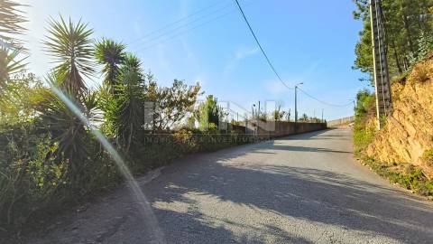 Terreno murado com construção - 2100m2