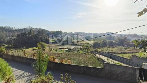 Terreno murado com construção - 2100m2