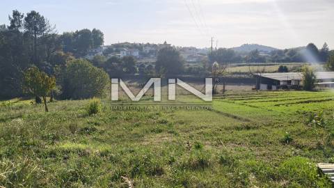 Terreno murado para construção -1299m2