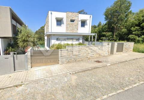 Moradia T3 de LUXO no Centro de Gondomar