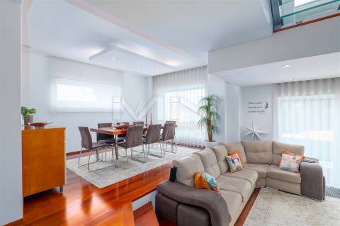 Moradia T3 de LUXO no Centro de Gondomar