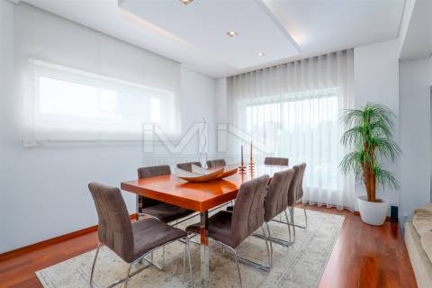 Moradia T3 de LUXO no Centro de Gondomar