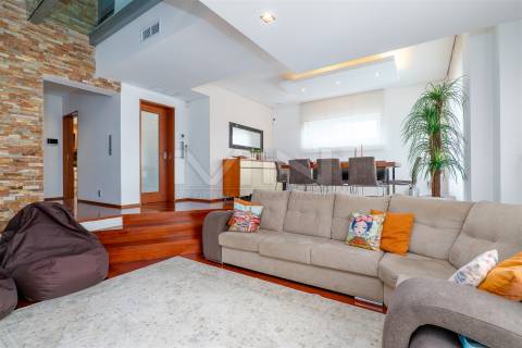 Moradia T3 de LUXO no Centro de Gondomar