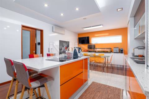 Moradia T3 de LUXO no Centro de Gondomar