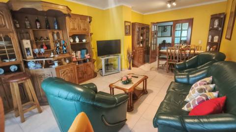 T3 com Terraço Coberto Exclusivo: A 1,5 km do Metro de Fânzeres