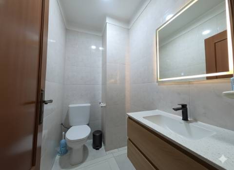 T3 com Terraço Coberto Exclusivo: A 1,5 km do Metro de Fânzeres