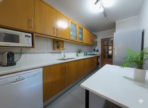 T3 com Terraço Coberto Exclusivo: A 1,5 km do Metro de Fânzeres