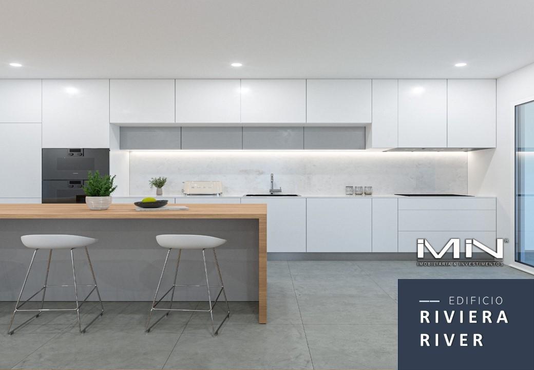 Apartamento T3 -  duas frentes junto ao Porto