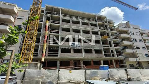 Apartamento T3 -  duas frentes junto ao Porto