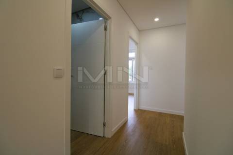 Novo T3 c/ Entrada Independente e Garagem