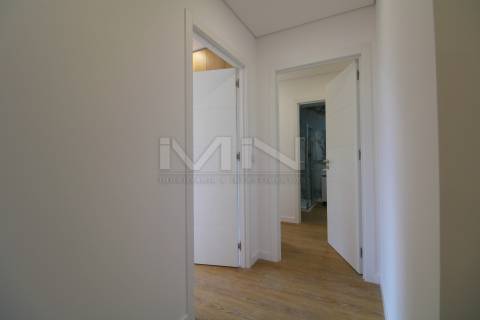 Novo T3 c/ Entrada Independente e Garagem