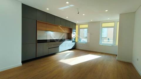 Novo T3 c/ Entrada Independente e Garagem