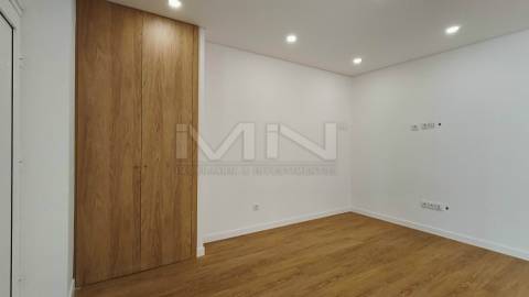 Novo T3 c/ Entrada Independente e Garagem