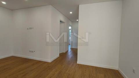 Novo T3 c/ Entrada Independente e Garagem