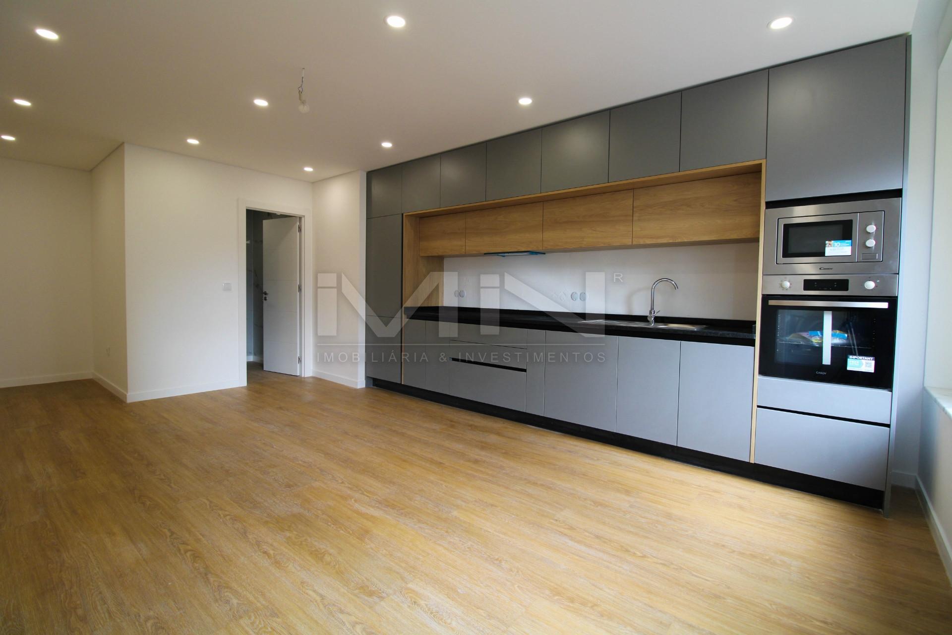 Novo T3 c/ Entrada Independente e Garagem