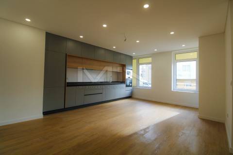 Novo T3 c/ Entrada Independente e Garagem