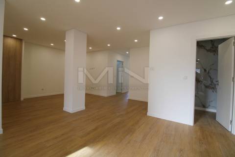 Novo T3 c/ Entrada Independente e Garagem