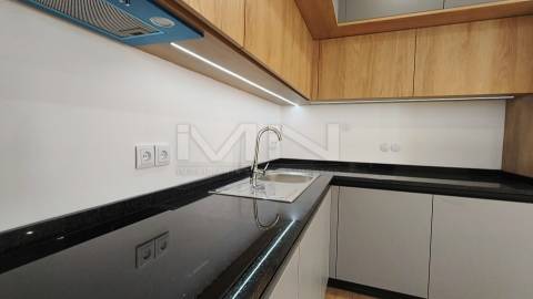 Novo T2 c/ Entrada Independente e Garagem