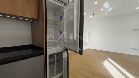 Novo T2 c/ Entrada Independente e Garagem