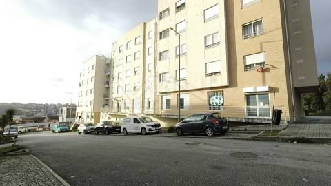 Novo T2 c/ Entrada Independente e Garagem