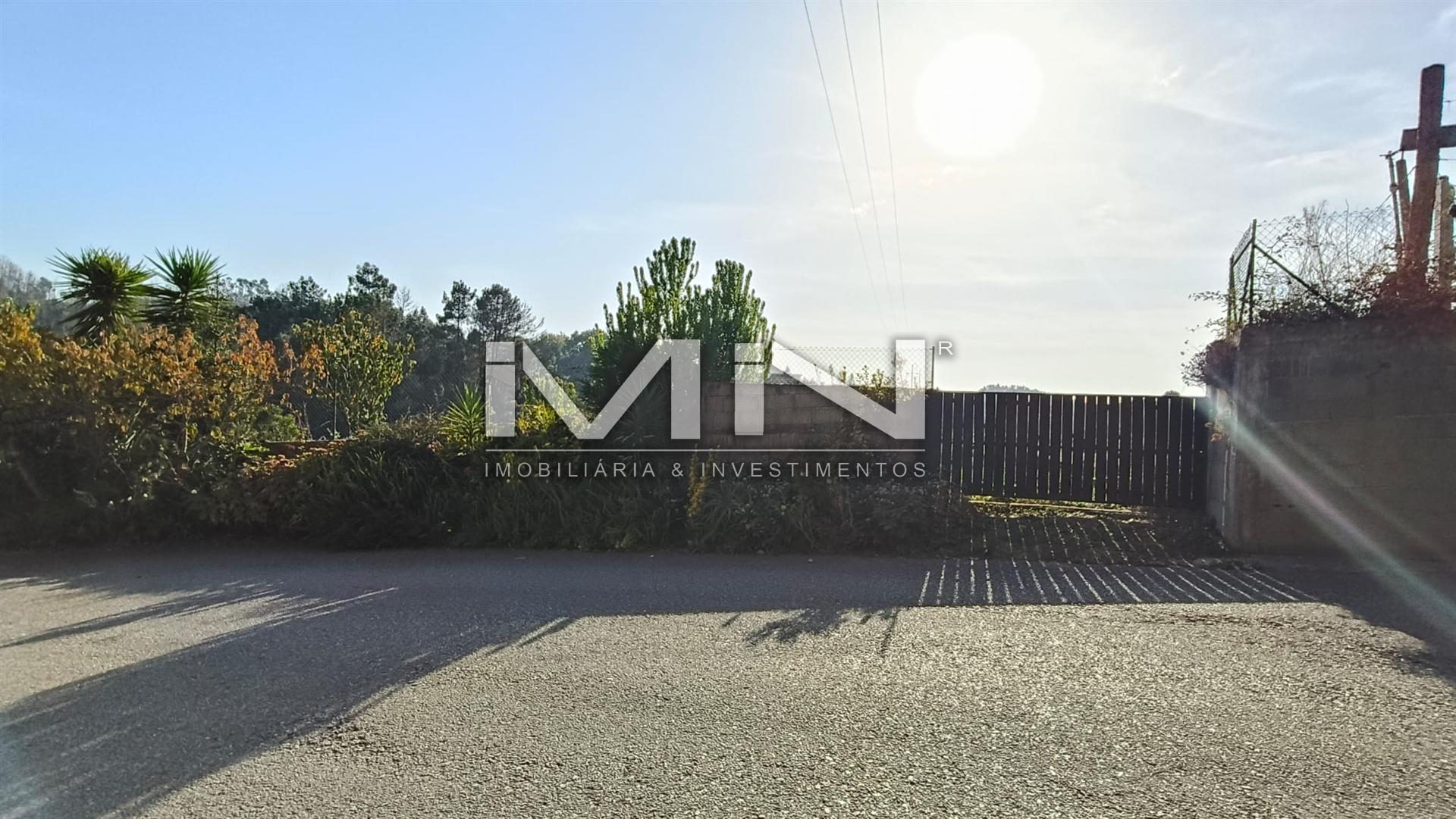 Terreno murado para construção -1299m2