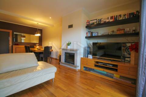 A 5 Minutos do Porto! Espaçoso T3 com Suite, Varandas e Garagem em Zona Calma de Gondomar.