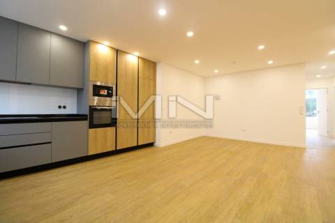 Novo T3 c/ Entrada Independente e Garagem