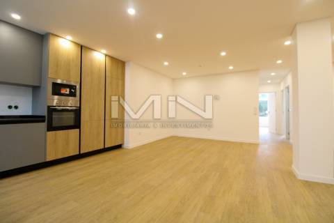 Novo T3 c/ Entrada Independente e Garagem