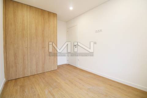 Novo T3 c/ Entrada Independente e Garagem