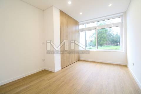 Novo T3 c/ Entrada Independente e Garagem