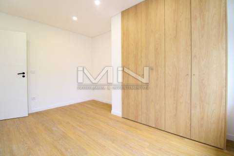 Novo T3 c/ Entrada Independente e Garagem