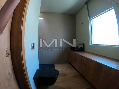 Moradia V4 -c/ piscina - 5 km do Porto